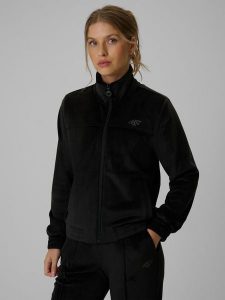 4F Bluza welurowa regular bez kaptura damska - czarna XS. Czarne bluzy 4f, xs, bez wzorów, z materiału, bez kaptura. Za 179,99 zł.
