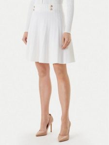 Guess Spódnica mini W5YD65 Z0130 Biały Regular Fit. Białe spódnice Guess, xxl, z aplikacjami, z wiskozy, mini. Za 339,99 zł.