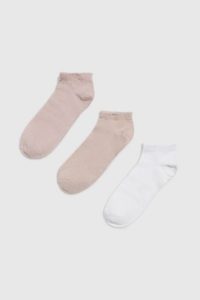 Skarpety 3-pack. Skarpetki MOODO, bez wzorów, z elastanu. Za 34,99 zł.