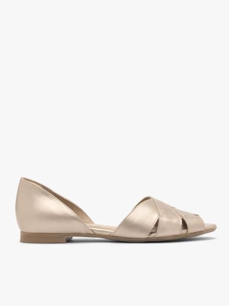 Platynowe sandały peep toe. Brązowe sandały Brawo sp. z o.o., bez wzorów, ze skóry, z otwartym noskiem, bez obcasa, na płaskiej podeszwie, bez zapięcia. W wyprzedaży za 199,99 zł.