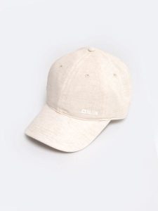 Czapka unisex z daszkiem kremowa Luxis 102. Białe czapki Big Star, bez wzorów, retro. Za 99,99 zł.