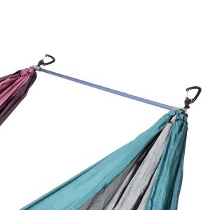 ENO Fuse tandem - łatwy system do rozwieszenia dwóch hamaków obok siebie. Niebieskie okulary przeciwsłoneczne ENO. Za 179,99 zł.