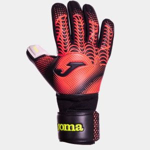 Rękawice bramkarskie Joma Premier. Czarne rękawiczki JOMA, bez wzorów. Za 393,50 zł.