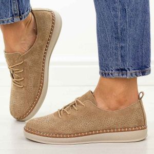 Camelowe skórzane półbuty damskie Filippo Dp7674/26. Brązowe półbuty Filippo, na lato, bez wzorów, z jeansu, z okrągłym noskiem, bez obcasa, na płaskiej podeszwie, bez zapięcia. Za 219,00 zł.