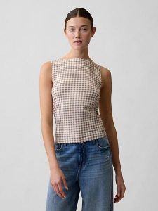 GAP Top w kolorze jasnobrązowo-białym rozmiar: S. Brązowe topy GAP, s, bez wzorów, bez kołnierzyka, bez ramiączek. Za 57,47 zł.