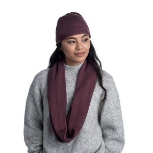 Komin damski Buff Knitted Infinity. Czerwone szaliki Buff, na zimę, bez wzorów. Za 62,00 zł.