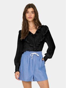 ONLY Bluzka Eleanor 15324229 Czarny Regular Fit. Czarne bluzki ONLY, l, bez wzorów, z syntetyku, bez kołnierzyka, bez ramiączek. Za 69,99 zł.