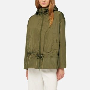 Kurtka GEOX W BULMYA PARKA Zielony. Zielone kurtki Geox, bez wzorów, z tkaniny, bez kaptura. Za 530,99 zł.