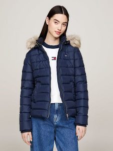 TOMMY JEANS Kurtka zimowa w kolorze granatowym rozmiar: XL. Niebieskie kurtki Tommy Jeans, na zimę, xl, bez wzorów, z jeansu, bez kaptura. Za 483,17 zł.