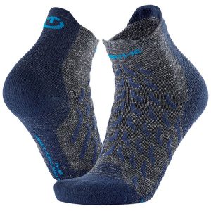 Skarpety trekkingowe dla doroslych Therm-ic Trekking UltraCool Linen Ankle. Niebieskie skarpetki THERM-IC, bez wzorów, z elastanu. Za 120,00 zł.