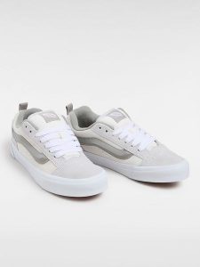 Vans Skórzane sneakersy "Knu Skool" w kolorze kremowo-jasnoszarym rozmiar: 41. Brązowe trampki Vans, bez wzorów, bez zapięcia. Za 161,73 zł.