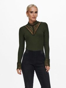 ONLY Koszulka "Tilde" w kolorze ciemnozielonym rozmiar: S. Zielone bluzki ONLY, s, bez wzorów, z koronki, bez kołnierzyka, bez ramiączek. Za 83,95 zł.