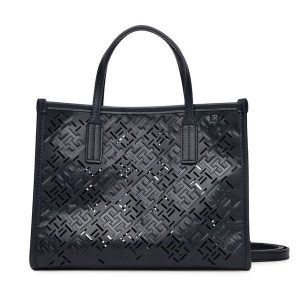 Torebka Tommy Hilfiger. Niebieskie torebki klasyczne TOMMY HILFIGER, bez wzorów, bez dodatków. Za 419,99 zł.
