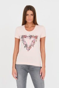 GUESS Różowy t-shirt z logo. Czerwone t-shirty Guess, s, z aplikacjami, z bawełny, bez kołnierzyka, bez ramiączek. W wyprzedaży za 184,99 zł.