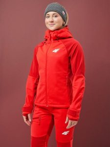 4F Kurtka softshell membrana 20000 damska - czerwona S. Czerwone kurtki 4f, m, bez wzorów, z materiału, bez kaptura. W wyprzedaży za 399,99 zł.