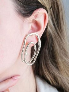 Heliophilia Srebrne kolczyki-wkrętki rozmiar: onesize. Szare kolczyki Heliophilia, srebrne. Za 53,17 zł.