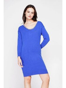 C& Jo Sukienka dzianinowa w kolorze niebieskim rozmiar: 40. Niebieskie sukienki C& Jo, na co dzień, bez wzorów, z dzianiny, klasyczne, bez kołnierzyka, bez ramiączek, midi, proste. Za 121,99 zł.