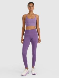 4F Legginsy treningowe szybkoschnące damskie - fioletowe L. Czerwone legginsy 4f, bez wzorów, z dzianiny, z podwyższonym stanem. Za 119,99 zł.