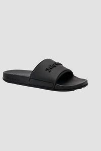 JUICY COUTURE Czarne klapki damskie Embossed Slider, Rozmiar 37. Czarne klapki Juicy Couture, bez wzorów, bez obcasa. W wyprzedaży za 133,99 zł.