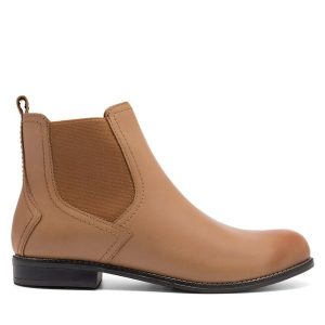 Botki Lasocki. Brązowe botki Lasocki, bez wzorów, bez obcasa, na płaskiej podeszwie, bez zapięcia. Za 199,99 zł.