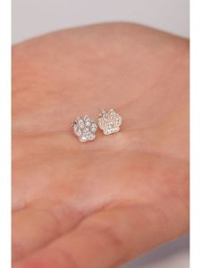 Lodie Silver Srebrne kolczyki-wkrętki z cyrkoniami rozmiar: onesize. Szare kolczyki Lodie Silver, z cyrkonią, srebrne. Za 95,69 zł.