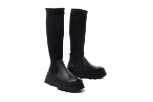 ARTIKER RELAKS 49C0850 black, kozaki damskie. Czarne kozaki Artiker Relaks, na zimę, bez wzorów, ze skóry, bez obcasa, na koturnie, bez zapięcia. Za 479,90 zł.