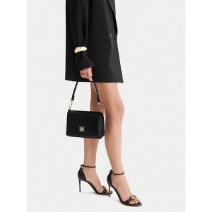 Torebka Nine West. Czarne torebki klasyczne Nine West, bez wzorów, bez dodatków. Za 229,99 zł.