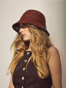 Kapelusz bucket z rafii - brązowy. Brązowe kapelusze Reserved, bez wzorów. Za 139,99 zł.