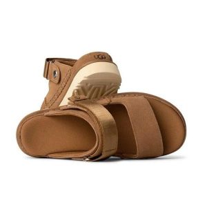 Sandały Ugg Z Goldenstar Glade Damskie. Brązowe sandały Ugg, bez wzorów, bez obcasa, bez zapięcia. Za 553,00 zł.