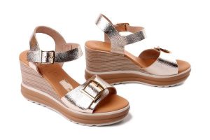 Oh! My Sandals 6003 DUNA CHAMPAN, sandały damskie. Żółte sandały Oh My Sandals, bez wzorów, ze skóry, bez obcasa, na koturnie, bez zapięcia. Za 334,90 zł.