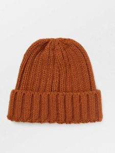 Becksöndergaard Czapka beanie w kolorze karmelowym rozmiar: onesize. Brązowe czapki Becksöndergaard, bez wzorów, z materiału. Za 82,99 zł.