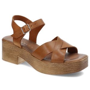 Brązowe Sandały Armodo Eleganckie Obuwie Damskie. Brązowe sandały Armodo, bez wzorów, bez obcasa, na obcasie, bez zapięcia. Za 229,00 zł.