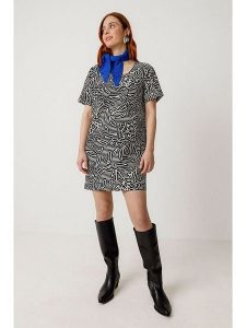 SKFK Sukienka w kolorze czarno-białym rozmiar: 34. Białe sukienki SKFK, na co dzień, bez wzorów, z bawełny, bez kołnierzyka, bez ramiączek, mini, proste. Za 304,99 zł.