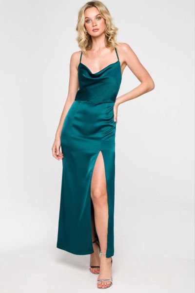 Długa sukienka wieczorowa satynowa na ramiączkach zielona. Zielone sukienki Makover, na imprezę, l, bez wzorów, z satyny, wizytowe, bez kołnierzyka, bez ramiączek, maxi, dopasowane. Za 389,00 zł.
