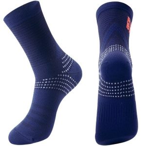 Skarpetki rowerowe kolarskie antybakteryjne Rockbros RB4900 unisex. Czerwone skarpetki ROCKBROS, bez wzorów. Za 29,90 zł.