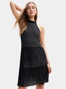 Desigual Sukienka letnia Mirna 24SWVF06 Czarny Regular Fit. Czarne kombinezony Desigual, na lato, m, bez wzorów, z wiskozy, bez kołnierzyka, bez ramiączek. Za 339,99 zł.