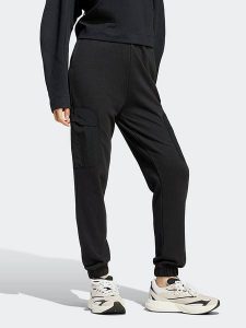 Adidas Spodnie dresowe w kolorze czarnym rozmiar: M. Czarne spodnie dresowe ADIDAS, m, bez wzorów, z dresówki. Za 200,95 zł.