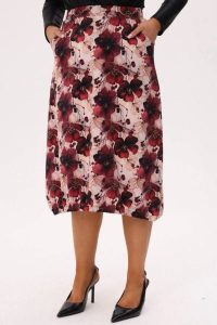 Wygodna i stylowa dresowa spódnica Karina - we wzór w magnolie PLUS SIZE XXL. Spódnice Moda Size Plus Iwanek, na co dzień, l, bez wzorów, z bawełny, eleganckie, plus size, mini. Za 199,90 zł.