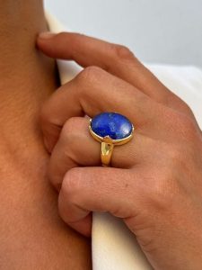Taboo Pozłacany pierścionek z lapis lazuli rozmiar: 50. Niebieskie pierścionki Taboo, z lazurytem, pozłacane. Za 134,95 zł.