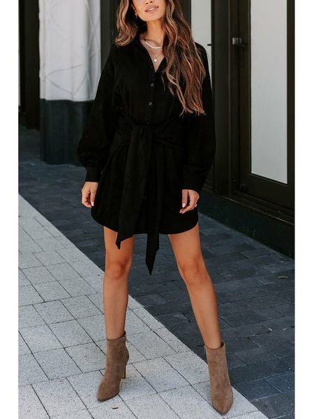 Milan Kiss Sukienka w kolorze czarnym rozmiar: S. Czarne sukienki Milan Kiss, na co dzień, s, bez wzorów, bez kołnierzyka, bez ramiączek, mini, proste. Za 78,66 zł.