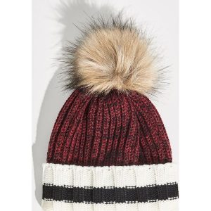 Prążkowana czapka z pomponem - Bordowy. Czapki marki TRIBORD. W wyprzedaży za 14,99 zł.