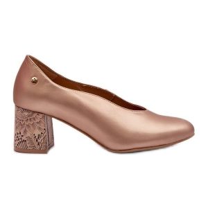 Eleganckie Skórzane Czółenka Na Słupku Maciejka 06422-25 Złote złoty. Żółte czółenka bez wzorów, ze skóry, bez obcasa, na obcasie, bez zapięcia. Za 464,94 zł.