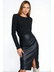 Nife Spódnica w kolorze czarnym ze skóry syntetycznej rozmiar: 42. Czarne spódnice Nife, bez wzorów, ze skóry, midi. Za 155,15 zł.