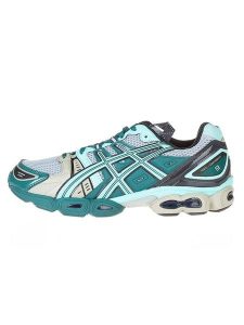 Asics Sneakersy ze wzorem rozmiar: 44. Trampki ASICS, bez wzorów, z materiału, bez zapięcia. Za 316,99 zł.