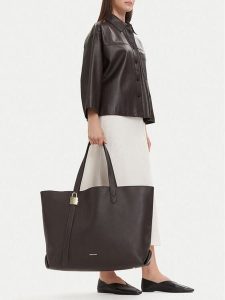 GINO ROSSI Torebka CEO-MAYA-KY176 Brązowy ciemny. Brązowe shopper bag Gino Rossi, bez wzorów, ze skóry, bez dodatków. Za 329,99 zł.