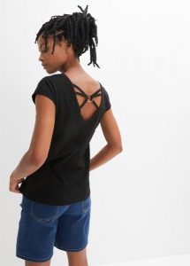 T-shirt z czystej bawełny organicznej. Czarne t-shirty bonprix, bez wzorów, z bawełny, bez kołnierzyka, bez ramiączek. Za 42,99 zł.