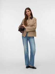 Vero Moda Kurtka przejściowa w kolorze beżowym rozmiar: M. Brązowe kurtki Vero Moda, m, bez wzorów, bez kaptura. Za 114,95 zł.