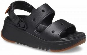 Klapki Dla Dorosłych Crocs Classic Hiker Xscape. Brązowe klapki Crocs, bez wzorów, z materiału, bez obcasa. Za 202,99 zł.