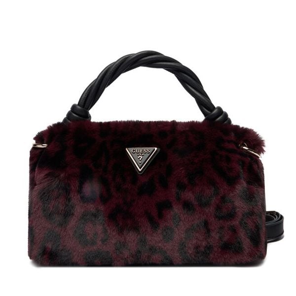 Torebka Guess. Czerwone torebki klasyczne Guess, z aplikacjami, bez dodatków. Za 639,99 zł.