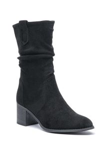 Foreverfolie Botki w kolorze czarnym rozmiar: 37. Czarne botki Foreverfolie, bez wzorów, bez obcasa, bez zapięcia. Za 165,95 zł.